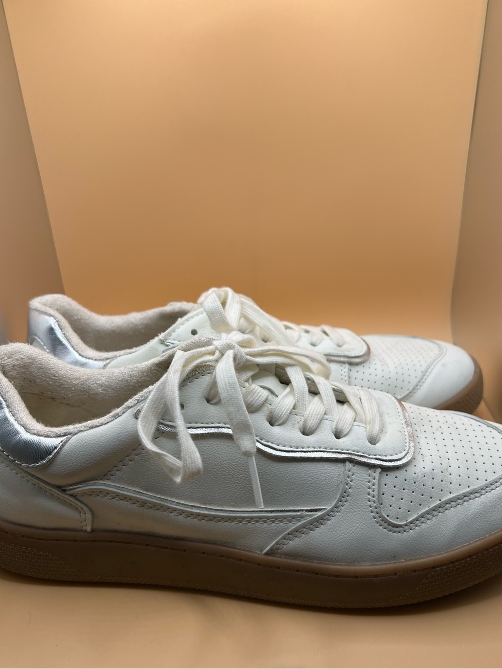 Lulu’s Tennis Shoe Fashion Sneakers Size 9